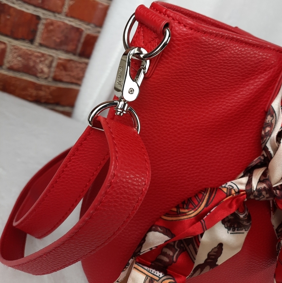 Jewell Elegant Red Tote Bag - Picture 5 of 15